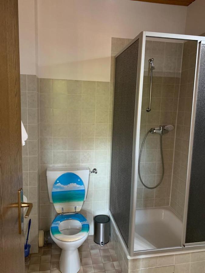 Hotelzimmer Im Alten Reihenhaus Auf Der Stadtmauer Бахарах Екстер'єр фото