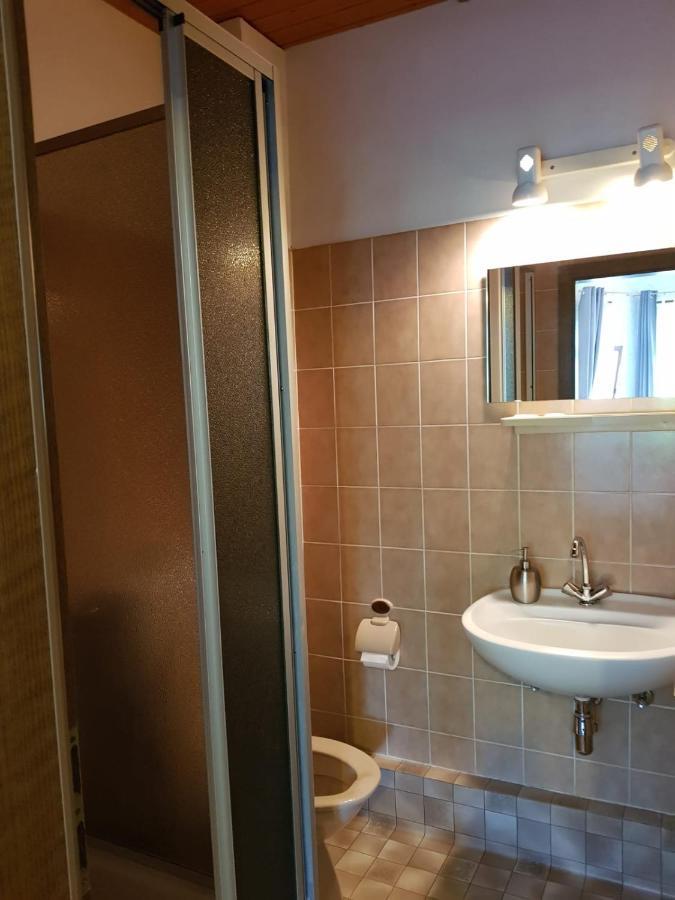 Hotelzimmer Im Alten Reihenhaus Auf Der Stadtmauer Бахарах Екстер'єр фото